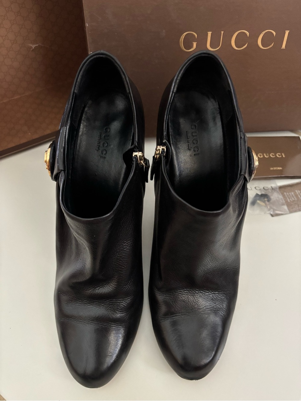Gucci Black Leather Heel Ankle Booties Darwin Nero Gold Medallion Accent Sz 11B - Picture 5 of 15